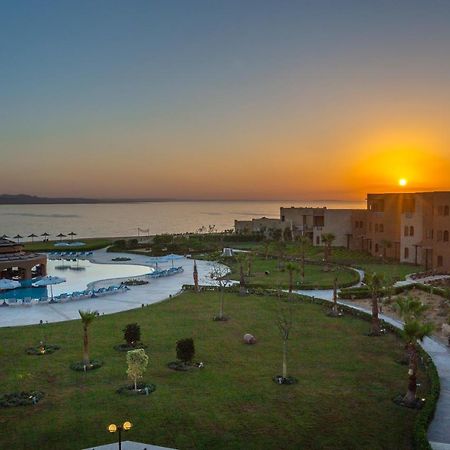 Byoum Lakeside Hotel Qaryat at Ta'mir as Siyahiyah Buitenkant foto